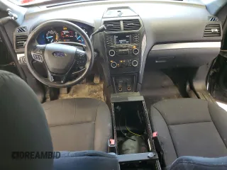 2019 Ford Police Interceptor Utility z VIN 1FM5K8AR3KGA63319, wystawiony jako Copart lot #49669175 z przebiegiem 100 110 mil mil oraz Szkoda całkowita • Salvage title. Historia ofert i sprzedaży dostępna na DreamBid. Obrazek 8.