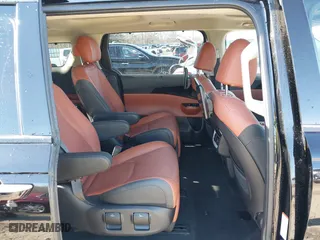 2022 Kia Carnival SX with VIN KNDNE5H34N6189033, listed as a IAAI auction lot 41646273 with 28,239 mi miles. Bid and sale history available at carsss.com. Image 8.