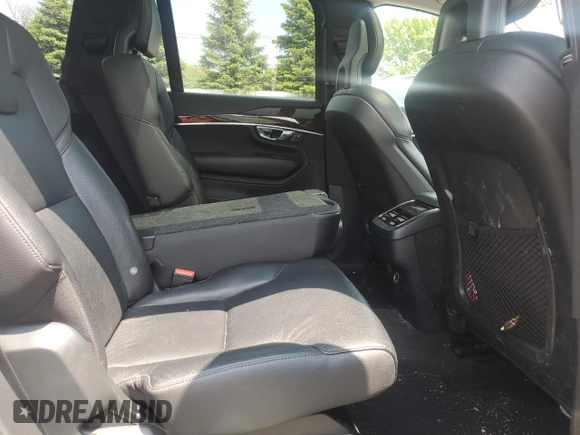 2016 Volvo XC90 T6 Momentum z VIN YV4A22PK3G1067694, wystawiony jako Copart lot #57822775 z przebiegiem 122 053 mil mil oraz Szkoda całkowita • Salvage title. Historia ofert i sprzedaży dostępna na DreamBid. Obrazek 11.