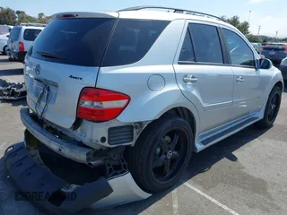2007 Mercedes-Benz M 500 с VIN 4JGBB75E77A208800, выставлен на аукционе IAAI как лот 42478141 с пробегом 157 840 миль миль и . История ставок и продаж доступна на DreamBid. Изображение 4.
