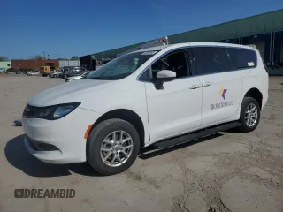 2022 Chrysler Voyager LX z VIN 2C4RC1CG8NR162789, wystawiony jako Copart lot #53894965 z przebiegiem 141 463 mil mil oraz Szkody całkowita. Historia ofert i sprzedaży dostępna na DreamBid. Obrazek 1.
