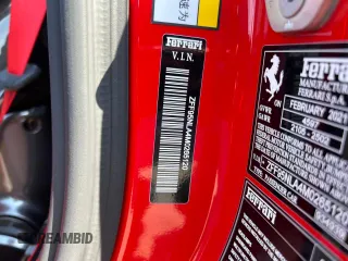 2021 Ferrari SF90 z VIN ZFF95NLA4M0265120, wystawiony jako Copart lot #58449645 z przebiegiem 5000 mil mil oraz Szkody całkowita. Historia ofert i sprzedaży dostępna na DreamBid. Obrazek 10.