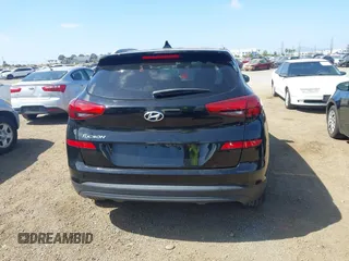 2021 Hyundai Tucson Value with VIN KM8J33A45MU391039, listed as a IAAI auction lot 42086825 with 16,910 mi miles. Bid and sale history available at carsss.com. Image 16.