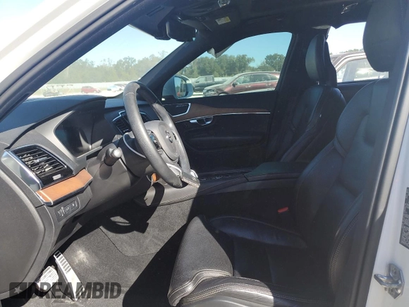 2017 Volvo XC90 Inscription with VIN YV4BC0PL1H1177966, listed as a Copart auction lot 82644894 with 42,783 mi miles and Salvage Title. Bid and sale history available at carsss.com. Image 7.