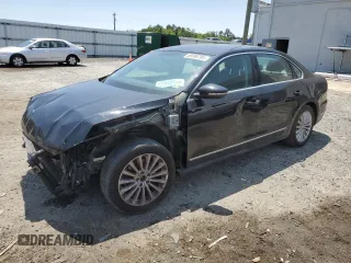 2017 Volkswagen Passat SE with VIN 1VWBT7A31HC080398, listed as a Copart auction lot 58698785 with 161,442 mi miles and Salvage title. Bid and sale history available at DreamBid. Image 1.