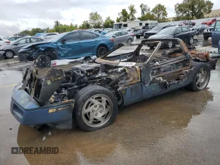 1984 Chevrolet Corvette z VIN 1G1AY0782E5135993, wystawiony jako Copart lot #52367395 z przebiegiem Nie podano mil oraz Nie do naprawy. Historia ofert i sprzedaży dostępna na DreamBid. Obrazek 1.