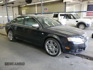 2008 Audi S4 z VIN WAUGL78E18A162303, wystawiony jako Copart lot #56347265 z przebiegiem 56 011 mil mil oraz Szkoda całkowita • Salvage title. Historia ofert i sprzedaży dostępna na DreamBid. Obrazek 4.