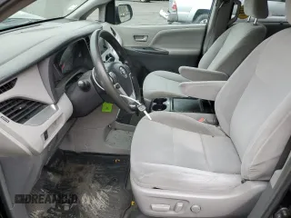 2017 Toyota Sienna LE Auto Access Seat с VIN 5TDKZ3DC5HS839932, выставлен на аукционе Copart как лот 53043735 с пробегом 240 630 миль миль и Чистый • Clean title. История ставок и продаж доступна на DreamBid. Изображение 7.