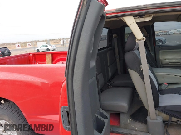 2006 Dodge Dakota SLT with VIN 1D7HW42N26S656513, listed as a IAAI auction lot 41906945 with 270,468 mi miles and . Bid and sale history available at carsss.com. Image 8.