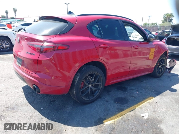 2020 Alfa Romeo Stelvio Ti z VIN ZASPAKBN5L7C73874, wystawiony jako IAAI lot #41996616 z przebiegiem Nie podano mil oraz . Historia ofert i sprzedaży dostępna na DreamBid. Obrazek 4.