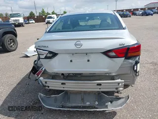 2023 Nissan Altima SV z VIN 1N4BL4DV0PN385186, wystawiony jako IAAI lot #42421832 z przebiegiem 44 341 mil mil oraz . Historia ofert i sprzedaży dostępna na DreamBid. Obrazek 6.