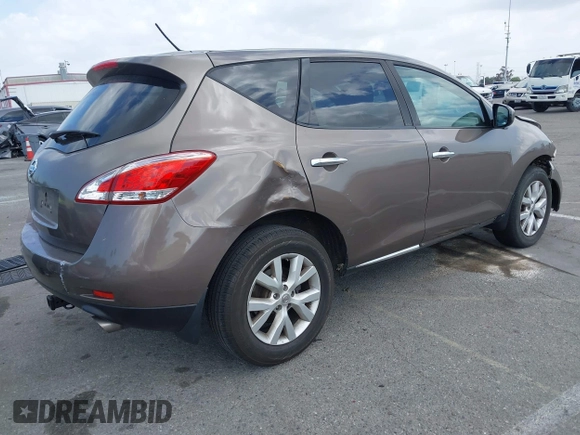 2011 Nissan Murano SV z VIN JN8AZ1MU0BW050821, wystawiony jako IAAI lot #41915011 z przebiegiem 167 121 mil mil oraz . Historia ofert i sprzedaży dostępna na DreamBid. Obrazek 4.