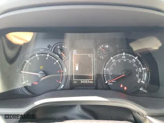 2022 Toyota 4Runner SR5 Premium with VIN JTENU5JR1N6040303, listed as a Copart auction lot 44389705 with 34,263 mi miles and Salvage Title. Bid and sale history available at carsss.com. Image 9.
