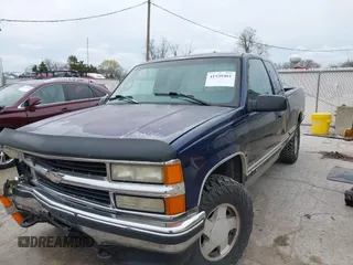 1998 Chevrolet Silverado 1500 with VIN 2GCEK19R2W1255365, listed as a IAAI auction lot 41939461 with 276,204 mi miles and . Bid and sale history available at DreamBid. Image 17.