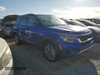 2023 Kia Seltos EX with VIN KNDERCAA9P7403495, listed as a Copart auction lot 74698254 with 4,441 mi miles and Non Repairable. Bid and sale history available at carsss.com. Image 4.