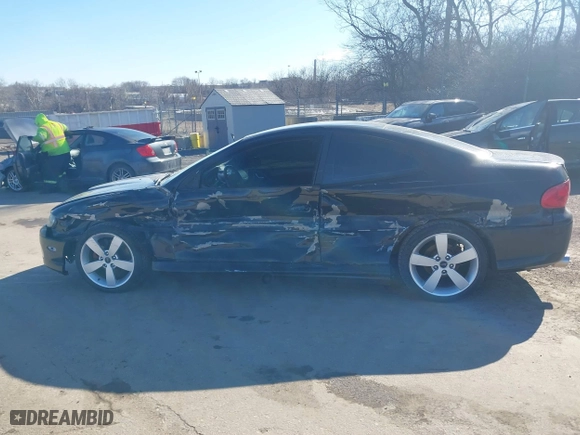 2005 Pontiac GTO with VIN 6G2VX12U05L472252, listed as a IAAI auction lot 41640672 with 141,191 mi miles. Bid and sale history available at carsss.com. Image 15.