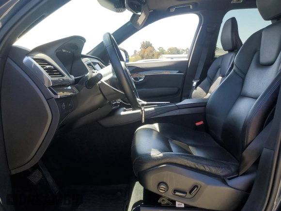 2019 Volvo XC90 Momentum with VIN YV4A22PK1K1457475, listed as a Copart auction lot 52974925 with 137,393 mi miles and Salvage Title. Bid and sale history available at carsss.com. Image 7.
