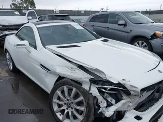 2020 Mercedes-Benz SLC 300 с VIN W1KPK3JA7LF170171, выставлен на аукционе IAAI как лот 42119425 с пробегом 2 408 миль миль и . История ставок и продаж доступна на DreamBid. Изображение 6.