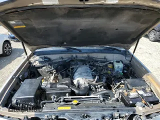 2004 Toyota Land Cruiser with VIN JTEHT05J142064498, listed as a Copart auction lot 50571375 with 364,427 mi miles and Clean Title. Bid and sale history available at carsss.com. Image 12.