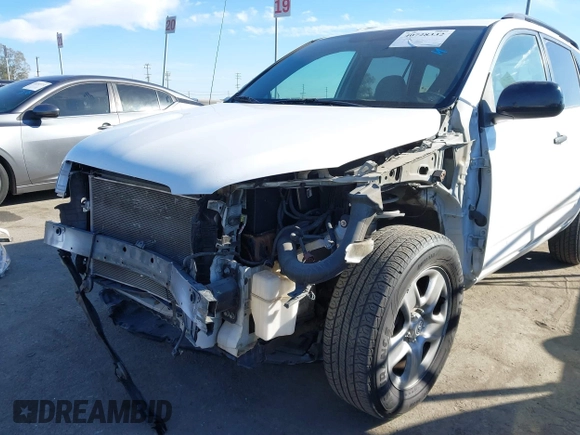 2008 Toyota RAV4 with VIN JTMZD35V985112599, listed as a IAAI auction lot 40728332 with 146,552 mi miles. Bid and sale history available at carsss.com. Image 6.