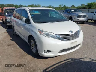 2015 Toyota Sienna XLE with VIN 5TDYK3DC2FS540586, listed as a IAAI auction lot 41715397 with 83,016 mi miles. Bid and sale history available at carsss.com. Image 1.
