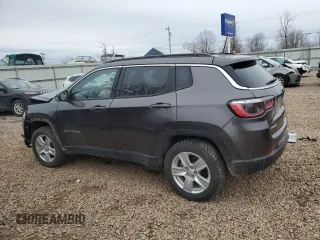 2022 Jeep Compass Latitude with VIN 3C4NJDBB5NT104566, listed as a Copart auction lot 50793525 with 15,817 mi miles and Salvage Title. Bid and sale history available at DreamBid. Image 2.