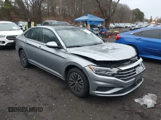2020 Volkswagen Jetta S z VIN 3VWCB7BU0LM009389, wystawiony jako IAAI lot #40954984 z przebiegiem 47 801 mil mil oraz . Historia ofert i sprzedaży dostępna na DreamBid. Obrazek 1.