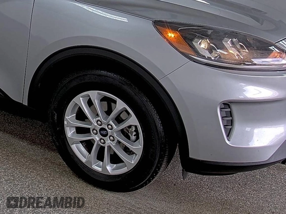 2022 Ford Escape SE z VIN 1FMCU0G61NUB33373, wystawiony jako IAAI lot #42791529 z przebiegiem 56 067 mil mil oraz . Historia ofert i sprzedaży dostępna na DreamBid. Obrazek 8.