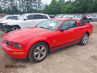 2008 Ford Mustang Deluxe with VIN 1ZVHT80N885141477, listed as a IAAI auction lot 42083598 with 183,647 mi miles. Bid and sale history available at carsss.com. Image 2.