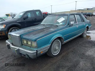 1982 Lincoln Continental with VIN 1MRBP98F1CY610073, listed as a IAAI auction lot 41953772 with 821,604 mi miles and . Bid and sale history available at DreamBid. Image 17.