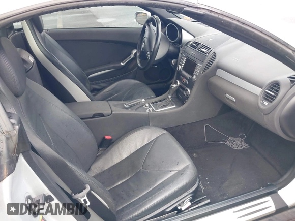 2005 Mercedes-Benz SLK 230/320 с VIN WDBWK56F35F045143, выставлен на аукционе IAAI как лот 42014710 с пробегом 96 868 миль миль и . История ставок и продаж доступна на DreamBid. Изображение 5.