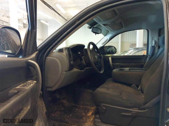 2011 Chevrolet Silverado 1500 LS with VIN 3GCPKREA0BG138487, listed as a IAAI auction lot 41305551 with 101,583 mi miles. Bid and sale history available at carsss.com. Image 5.