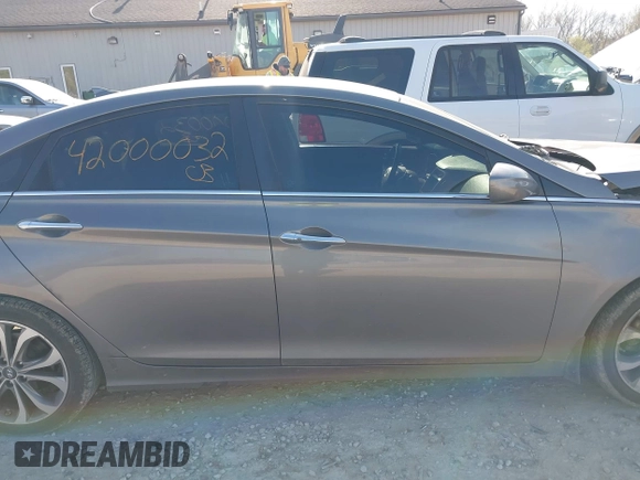 2013 Hyundai Sonata Limited with VIN 5NPEC4AB1DH585765, listed as a IAAI auction lot 42000032 with 179,490 mi miles and . Bid and sale history available at DreamBid. Image 13.