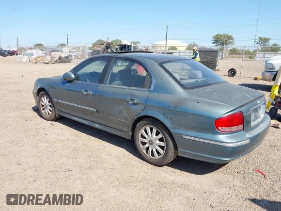 2004 Hyundai Sonata GLS with VIN KMHWF35H94A919578, listed as a IAAI auction lot 41958858 with 109,192 mi miles. Bid and sale history available at carsss.com. Image 3.