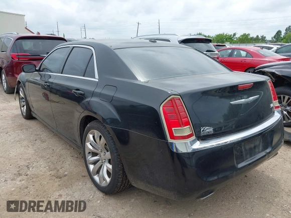 2013 Chrysler 300 z VIN 2C3CCAAG4DH508161, wystawiony jako IAAI lot #42137024 z przebiegiem 198 728 mil mil oraz . Historia ofert i sprzedaży dostępna na DreamBid. Obrazek 3.