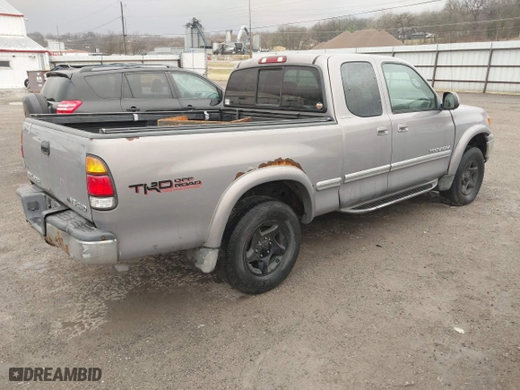 2001 Toyota Tundra Ltd with VIN 5TBBT48101S136463, listed as a IAAI auction lot 41768004 with 224,985 mi miles. Bid and sale history available at carsss.com. Image 4.