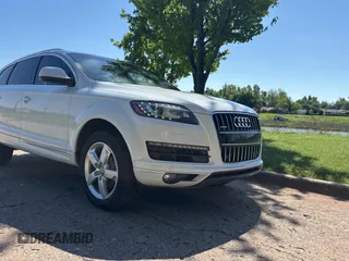 2015 Audi Q7 Premium Plus with VIN WA1LMAFE5FD015647, listed as a Copart auction lot 55877585 with 176,250 mi miles and Clean title. Bid and sale history available at DreamBid. Image 1.