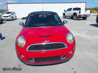 2011 MINI Cooper Convertible s with VIN WMWZP3C55BT249405, listed as a IAAI auction lot 41461640 with 59,856 mi miles. Bid and sale history available at carsss.com. Image 6.