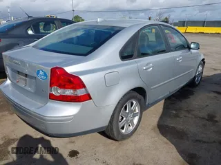 2007 Volvo S40 2.4L с VIN YV1MS382672281166, выставлен на аукционе IAAI как лот 41926328 с пробегом 112 864 миль миль и . История ставок и продаж доступна на DreamBid. Изображение 4.