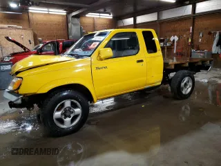 2000 Nissan Frontier XE z VIN 1N6ED26Y3YC426730, wystawiony jako Copart lot #85813464 z przebiegiem Nie podano mil oraz Szkoda całkowita • Salvage title. Historia ofert i sprzedaży dostępna na DreamBid. Obrazek 1.
