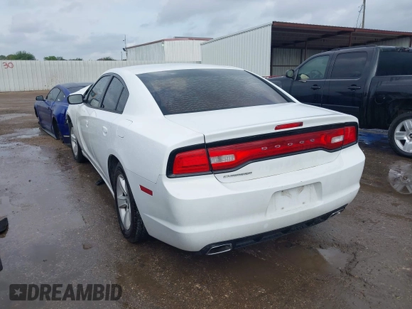 2013 Dodge Charger SE z VIN 2C3CDXBG0DH531483, wystawiony jako IAAI lot #42131266 z przebiegiem Nie podano mil oraz . Historia ofert i sprzedaży dostępna na DreamBid. Obrazek 3.