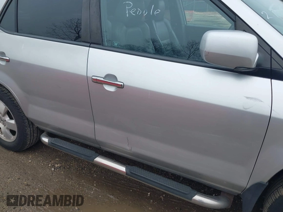 2005 Acura MDX with VIN 2HNYD18225H535783, listed as a IAAI auction lot 41538976 with 192,695 mi miles. Bid and sale history available at carsss.com. Image 14.