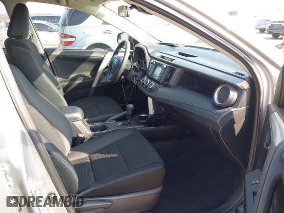 2017 Toyota RAV4 LE z VIN 2T3ZFREV5HW370737, wystawiony jako IAAI lot #41511531 z przebiegiem 109 508 mil mil oraz . Historia ofert i sprzedaży dostępna na DreamBid. Obrazek 5.
