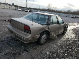 1997 Oldsmobile Cutlass Supreme S z VIN 1G3WH52M8VF352117, wystawiony jako Copart lot #41919094 z przebiegiem 155 523 mil mil oraz Szkody całkowita. Historia ofert i sprzedaży dostępna na DreamBid. Obrazek 3.
