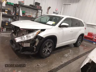 2018 Toyota Highlander LE with VIN 5TDBZRFH9JS821645, listed as a IAAI auction lot 41871971 with 98,426 mi miles and . Bid and sale history available at DreamBid. Image 23.