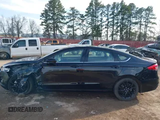 2020 Ford Fusion SE with VIN 3FA6P0HD9LR227405, listed as a IAAI auction lot 41724391 with 51,575 mi miles. Bid and sale history available at carsss.com. Image 14.