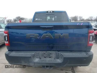 2024 Ram 2500 Power Wagon z VIN 3C6TR5EJ0RG315687, wystawiony jako IAAI lot #41614637 z przebiegiem 10 933 mil mil oraz . Historia ofert i sprzedaży dostępna na DreamBid. Obrazek 16.