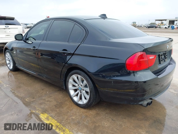 2011 BMW 3 Series 328i xDrive with VIN WBAPK7C59BF082168, listed as a IAAI auction lot 41593485 with 203,099 mi miles. Bid and sale history available at carsss.com. Image 3.