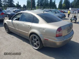 2002 Volkswagen Passat GLS z VIN WVWPD63B72P068163, wystawiony jako IAAI lot #42453059 z przebiegiem 200 318 mil mil oraz . Historia ofert i sprzedaży dostępna na DreamBid. Obrazek 3.
