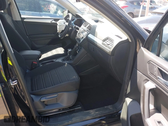 2023 Volkswagen Tiguan S с VIN 3VVRB7AX4PM072320, выставлен на аукционе IAAI как лот 41967612 с пробегом 10 029 миль миль и . История ставок и продаж доступна на DreamBid. Изображение 5.